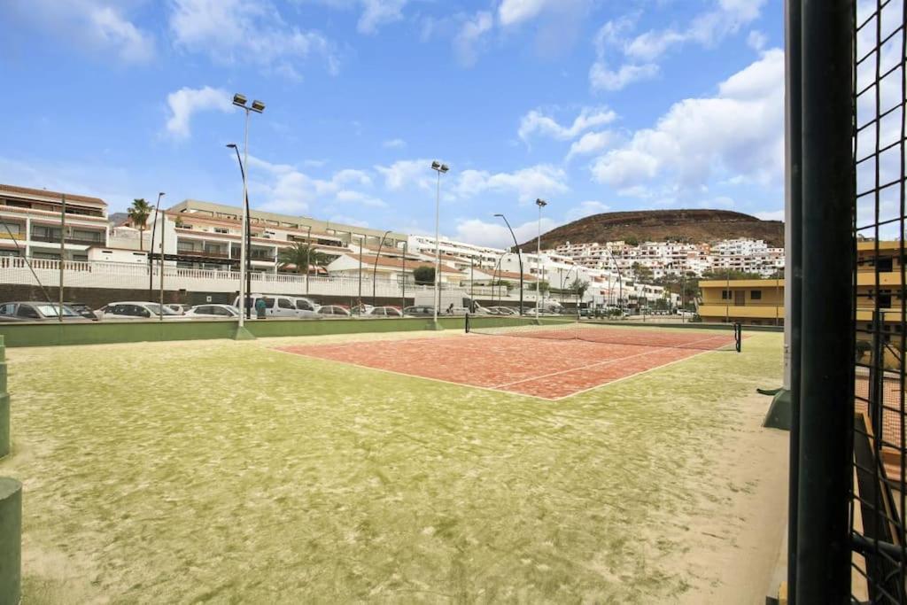 Studio In Torres Del Sol Griffin Near The Beach Arona  Extérieur photo