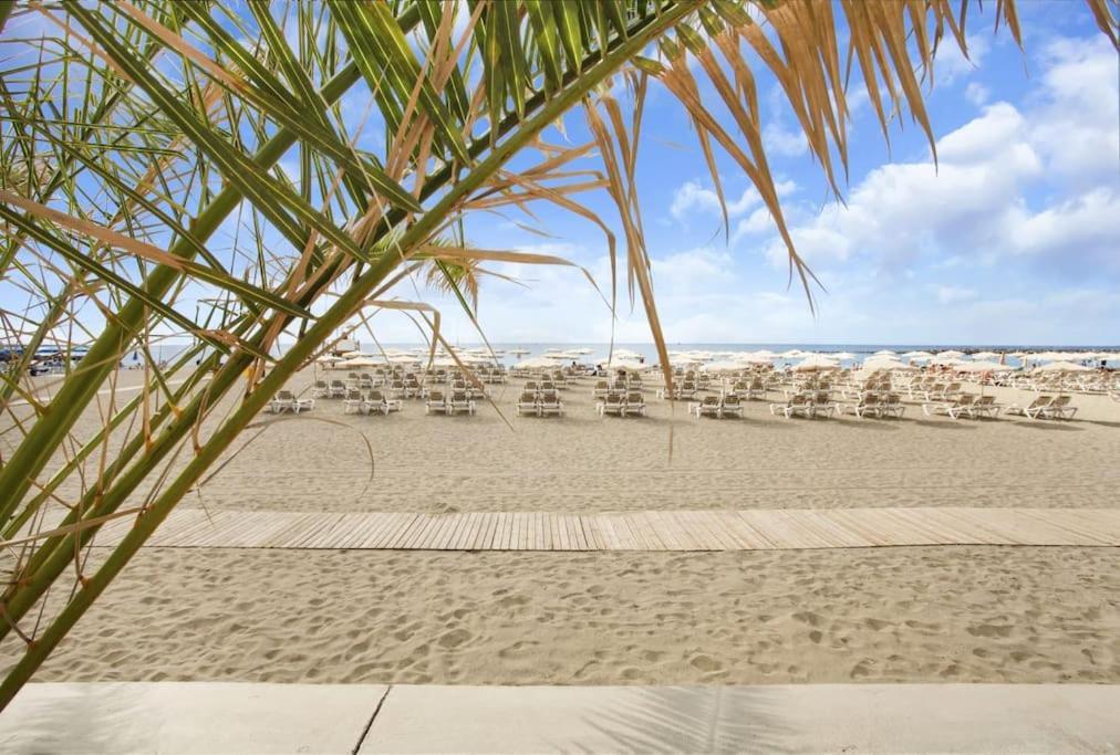 Studio In Torres Del Sol Griffin Near The Beach Arona  Extérieur photo