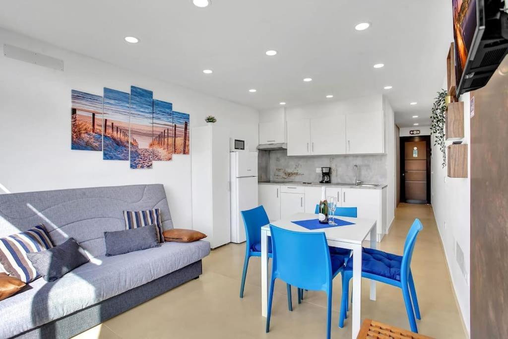 Studio In Torres Del Sol Griffin Near The Beach Arona  Extérieur photo